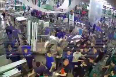 Полиция начала проверку из-за видео массовой драки мигрантов в Бужаниново