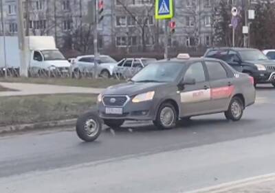 В Канищеве водитель легковушки потерял колесо