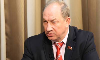 Лишенный неприкосновенности Валерий Рашкин подал в суд на Госдуму