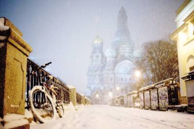 Комтранс попросил петербуржцев воздержаться от поездок на авто во время снегопада