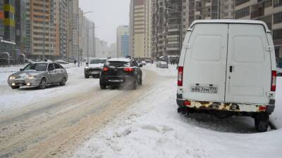 Бездействие Беглова обернулось сугробами на дорогах Петербурга