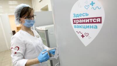 «Не допускаем, что подобные меры могут быть введены в РФ»: в Кремле исключили появление штрафов за отказ от вакцинации