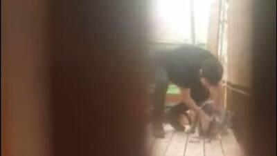 Видео: житель Беэр-Шевы систематически жестоко избивал своих собак