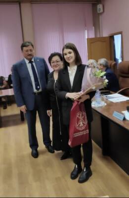 Вице-президент НПУО вручила премию А.И. Тихенко выпускнице ульяновского вуза