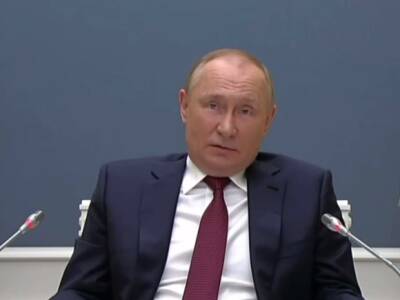 Путин считает, что его право избраться на новый срок «стабилизирует внутриполитическую ситуацию» (видео)