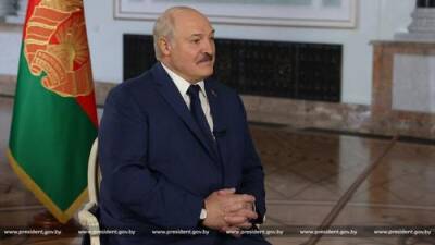 Президент Белоруссии Александр Лукашенко признал Крым де-факто и де-юре российским