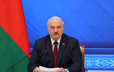 Лукашенко назвал Крым "де-юре российским"