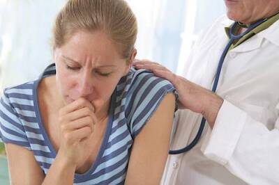 Влажный кашель может указывать на проблемы с нижними дыхательными путями