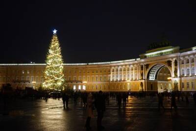 В этот раз без праздника: как власти Петербурга объяснили отсутствие мероприятий на Дворцовой