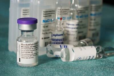 Глава BioNTech оценил эффективность вакцины компании против омикрон-штамма