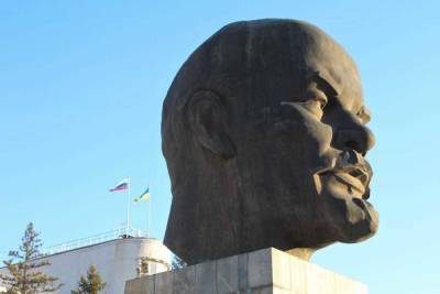 Самой большой скульптуре головы Ленина в мире отмечается 50 лет