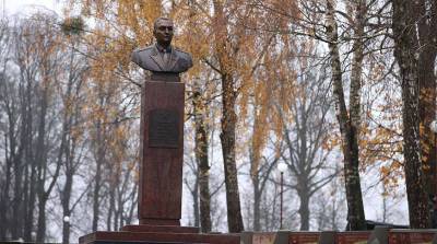 В Гродно установили памятник генералу Алексею Антонову
