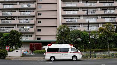 В Японии автомобиль врезался в группу родителей с детьми