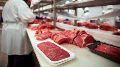Британские производители мяса начали вывозить туши на разделку за границу