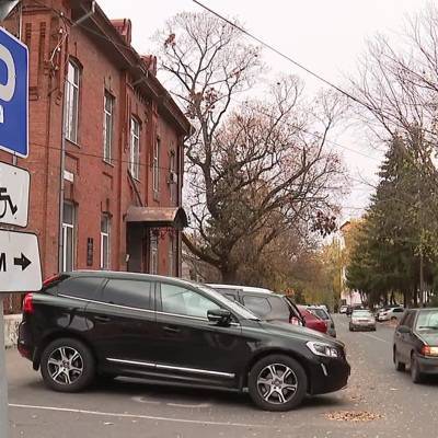 Автомобилисты смогут бесплатно припарковаться на улицах Москвы 4-7 ноября