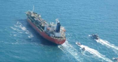 Иран заявил, что военные США попытались украсть танкер с нефтью, но провалились