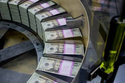 В США заявили о сворачивании массированной "печати" денег