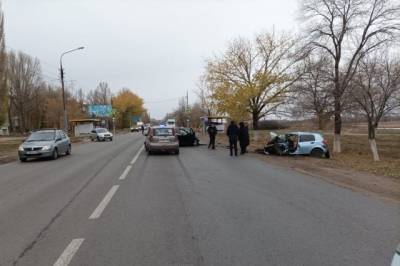 В Энгельсе при столкновении трех автомобилей погиб 29-летний мужчина