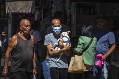 Количество новых случаев коронавируса продолжает снижаться в Израиле