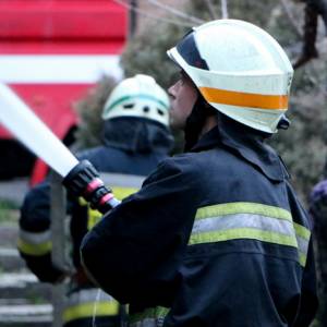 Житель Запорожья получил ожоги, пытаясь потушить пожар