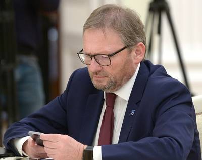 Титов призвал признать в России одобренные ВОЗ вакцины от коронавируса