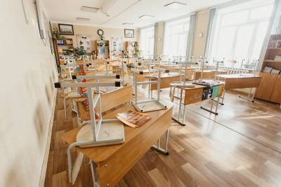 Запрет на массовые мероприятия в российских школах продлили до 2024 года из-за COVID