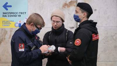 В транспорте Москвы выявили 10 тыс. безмасочников в нерабочие дни