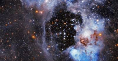 Хаббл сфотографировал странный космический "суперпузырь": ученые не знают, как он образовался