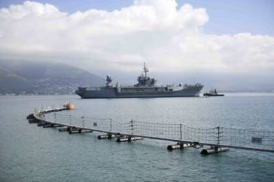 Российские военные проследят за флагманом США в Черном море