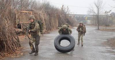 Политолог Третьяков: шансов на мирное урегулирование военного конфликта в Донбассе нет