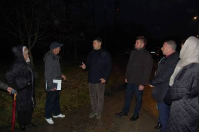 Глава Чехова Артамонов провел встречу с жителями деревни Чудиново