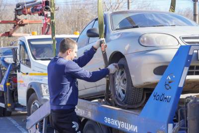В Воронеже на участке улицы в Юго-Западном микрорайоне будут эвакуировать паркующийся автотранспорт