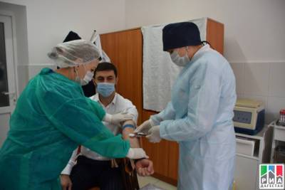 Дагестанские врачи получат выплаты за дополнительную нагрузку