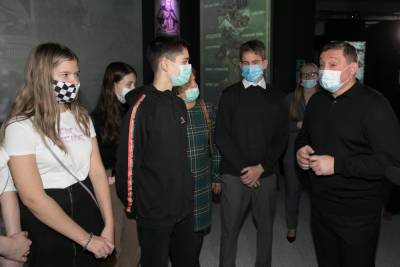 Губернатор в День народного единства посетил музей «Россия – моя история»