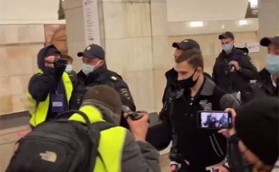Полиция задержала несколько человек на станции метро «Пушкинская»