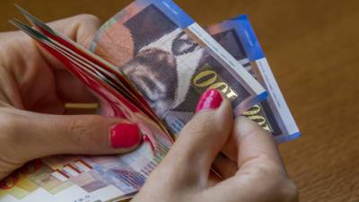 Средняя зарплата в Израиле повысилась: кто получает больше всех