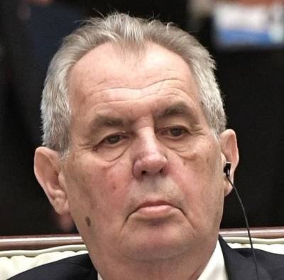 Президента Чехии перевели из реанимации в обычную палату и мира