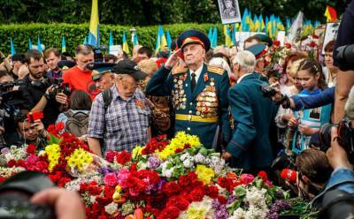 Очень стыдно: украинцы отреагировали на попытки Киева переименовать Великую Отечественную войну