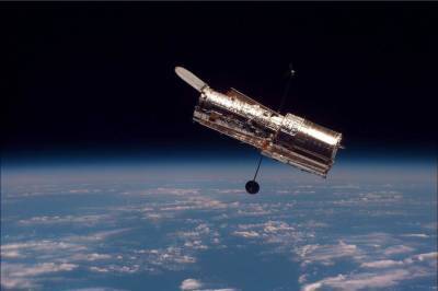 Телескоп Hubble выявил загадочный "сверхпузырь" в туманности N44