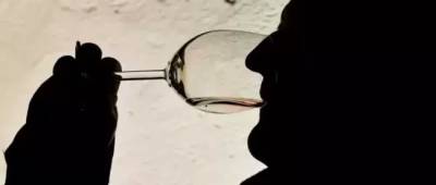 Ученые оценили связь между алкоголем и риском развития рака