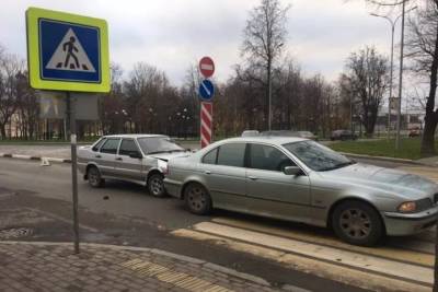 ДТП произошло в Пскове на улице Труда