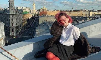 Роскомнадзор попросил проверить творчество Алены Швец на призывы к суициду