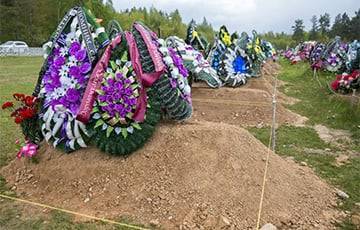 Коронавирус в Беларуси: не хватает гробов, катафалков, копателей могил