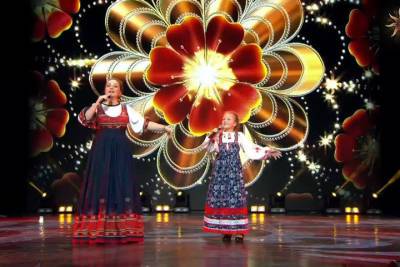 Астраханка выступила в дуэте с Мариной Девятовой