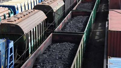 Киев заявил об остановке Россией транзита угля из Казахстана на Украину