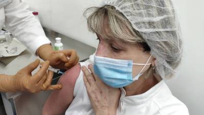 Врач Руженцова заявила о снижении риска заражения коронавирусом от вакцинированных людей
