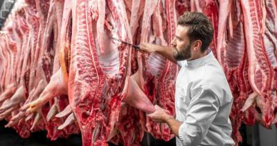 Британские производители мяса начали вывозить туши для разделки за границу