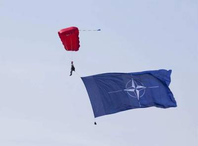 Политолог Корнилов: НАТО существует лишь благодаря «страшилкам об агрессии» России