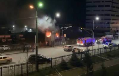 В Уфе пожар на автостоянке около больницы унес жизнь охранника