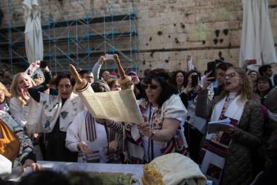 Столкновения возле Стены Плача, «Женщины Стены» собрались на традиционную молитву